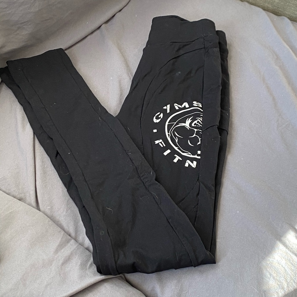 Gym shark leggings